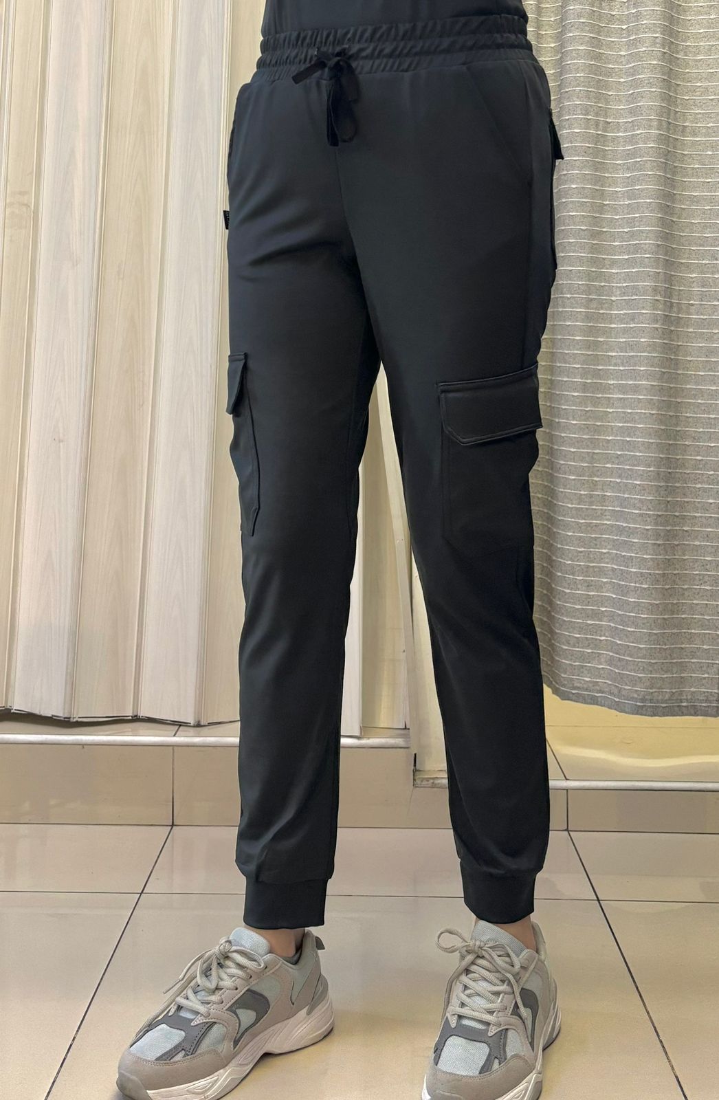 Jogger Quirúrgico 910, Gris Oxford Mujer Super Stretch, Scrubs 910