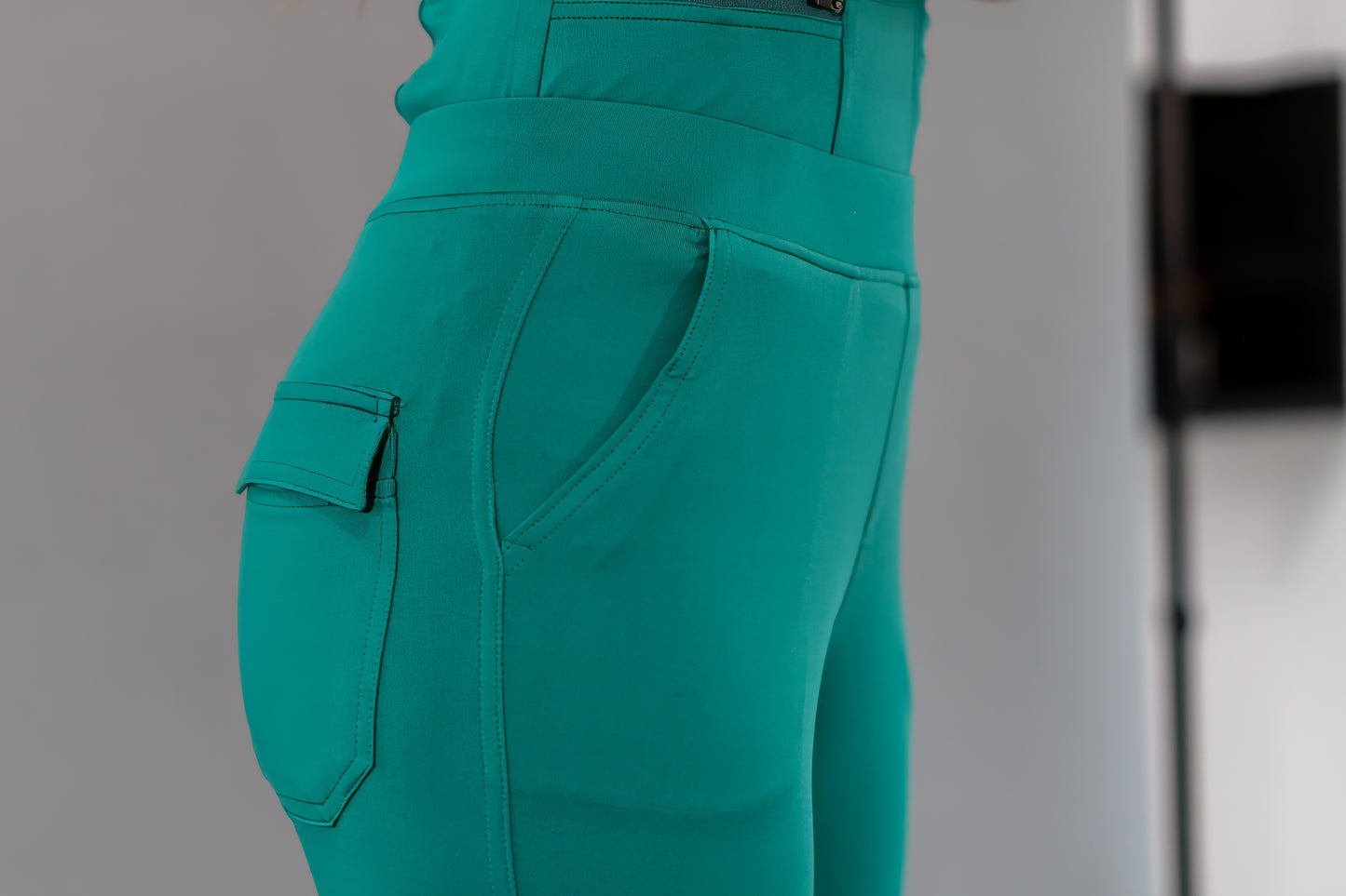 Jogger Quirúrgico, Scrubs Super Stretch Mujer 901 Verde Esmeralda