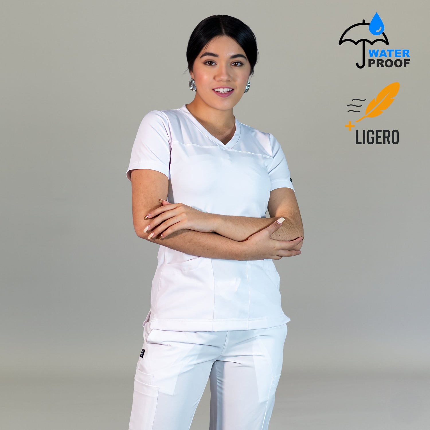 Filipina blanca FW 515 para mujer con corte ajustado, cuello en V y tela ligera antifluido