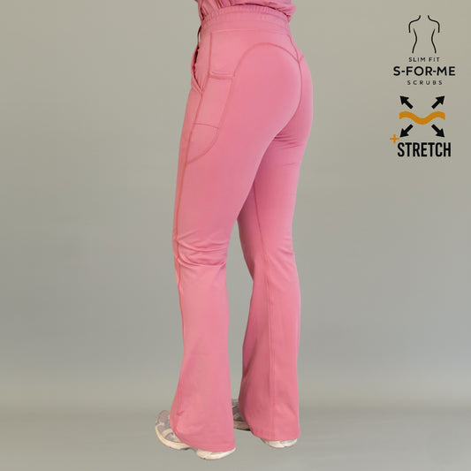 Pantalón quirúrgico 915 mujer palo de rosa con corte acampanado vista posterior
