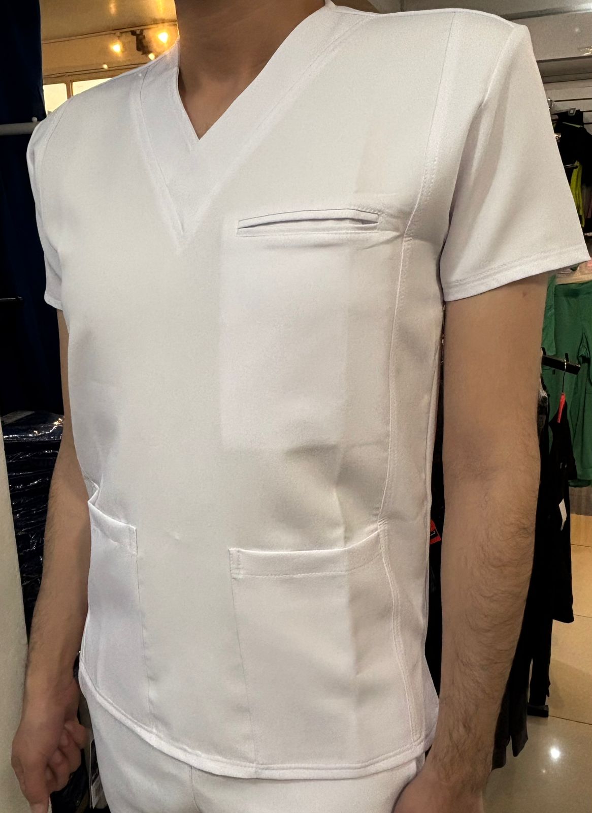 Filipina 501 Hombre Pure White cuello V Stretch Repelente.